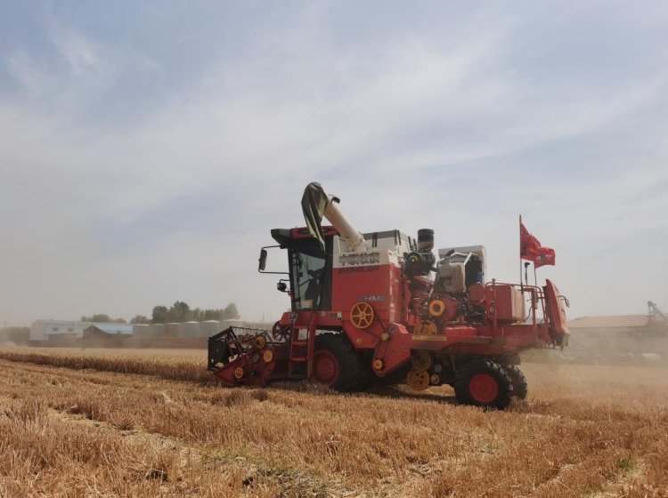 中聯收獲經銷商的堅守:永保服務品質 延續品牌榮耀(圖3) 中聯收獲經銷商的堅守:永保服務品質 延續品牌榮耀(圖3)