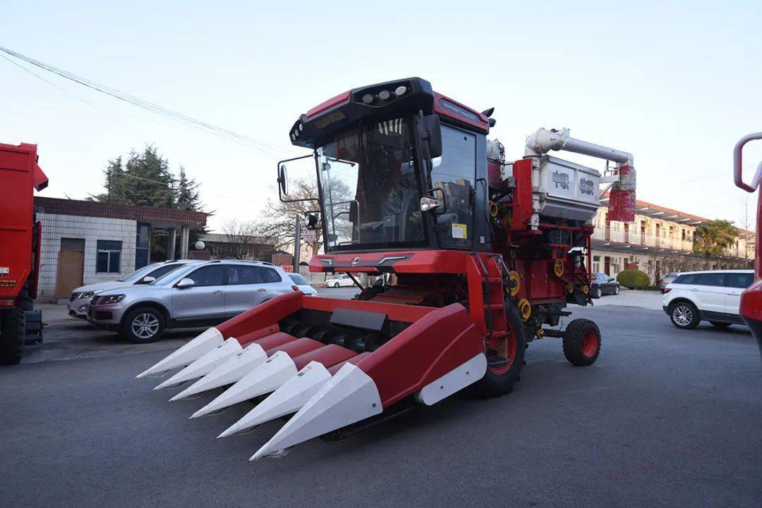 來(lái)自保定華師傅的認(rèn)可:從新疆-7到新疆-9,中聯(lián)收獲一直是我中意的品牌(圖6) 來(lái)自保定華師傅的認(rèn)可:從新疆-7到新疆-9,中聯(lián)收獲一直是我中意的品牌(圖6)